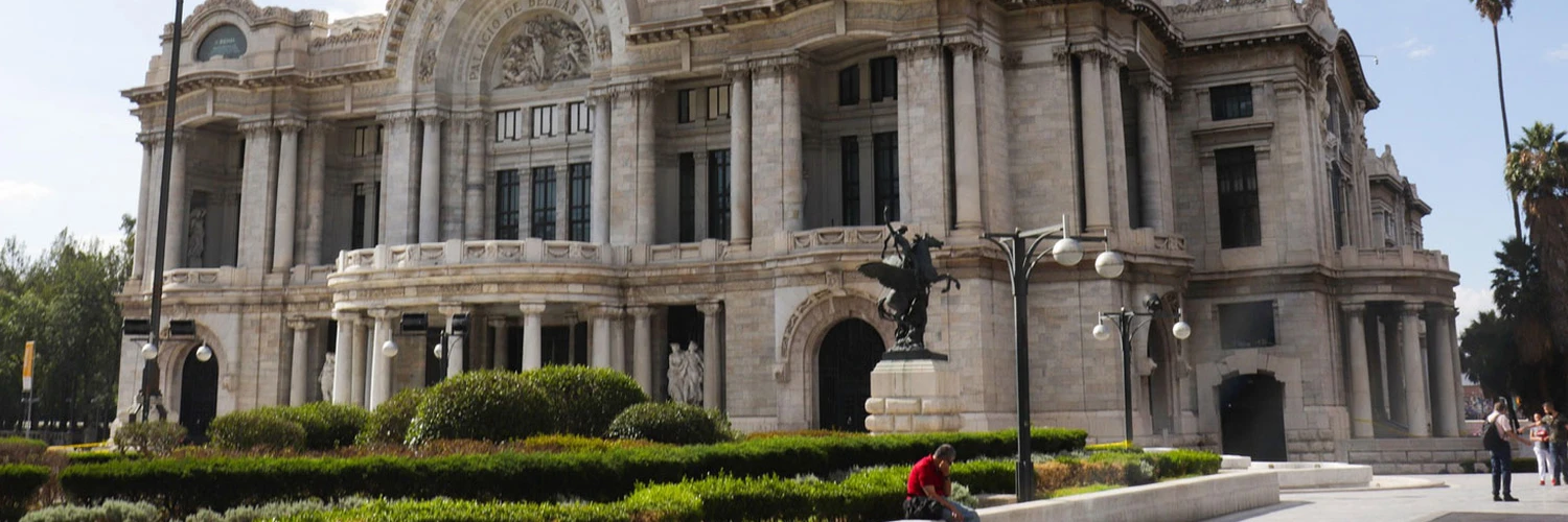 Güzel Sanatlar Sarayı: Mexico City’nin Sanat Merkezi