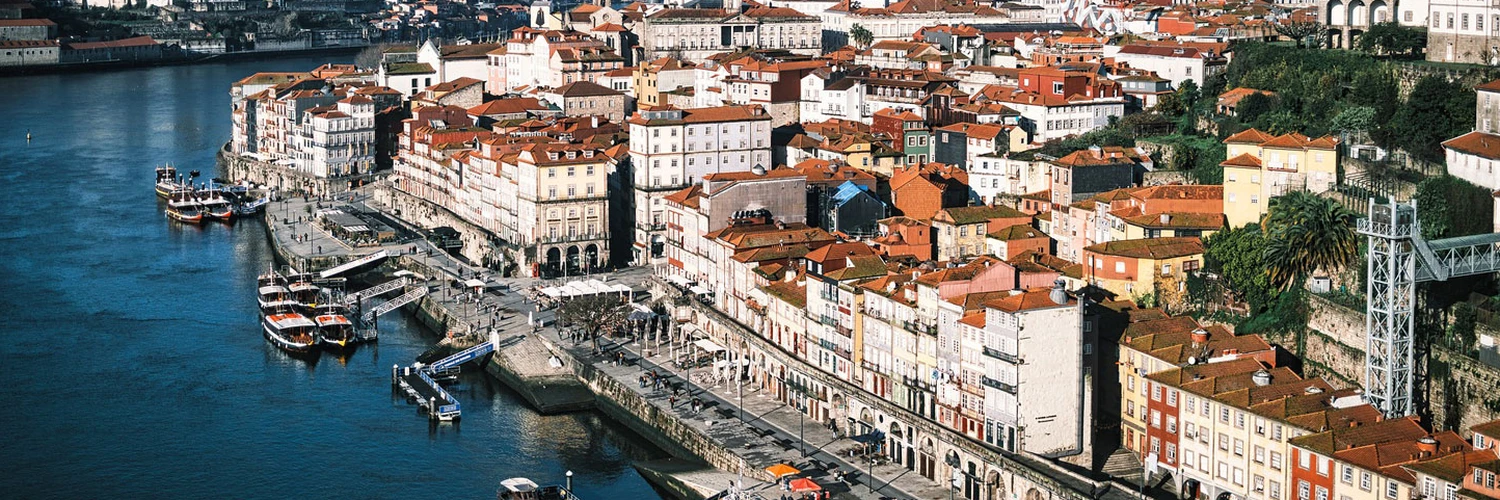 Ribeira Meydanı: Porto’nun Tarihi Kalbi