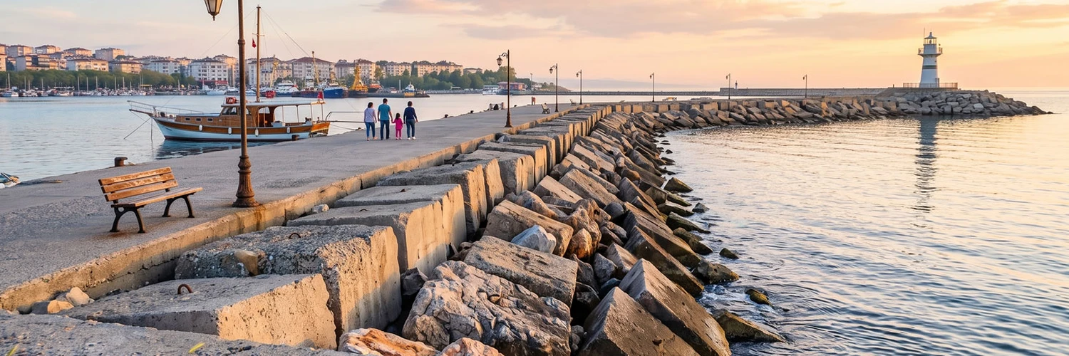 Silivri Dalgakıranı’nda Deniz Manzarası