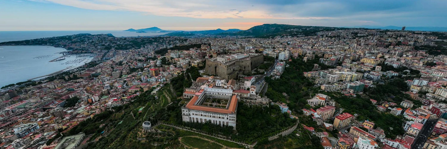 Castel Sant’Elmo: Napoli’yi Kuşatan Manzara