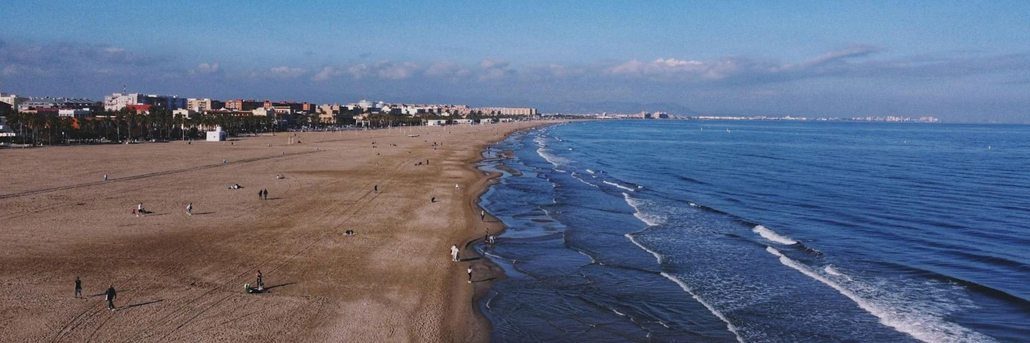 Malvarrosa Beach: Valencia’da Güneş ve Deniz