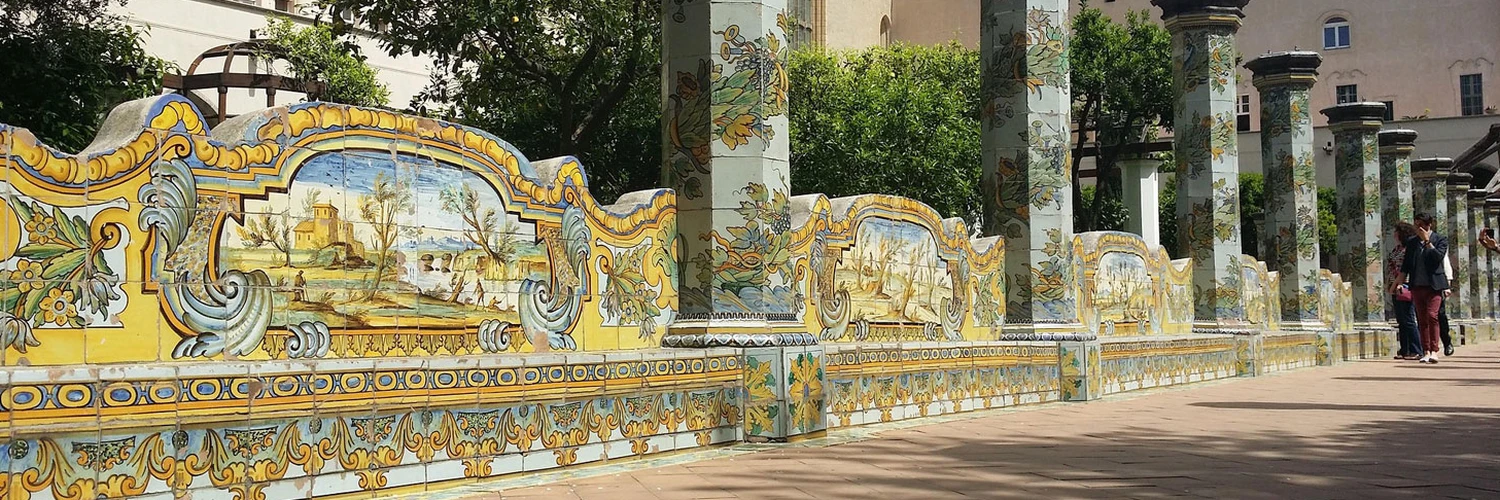 Santa Chiara Manastırı ve Seramik Avlusu