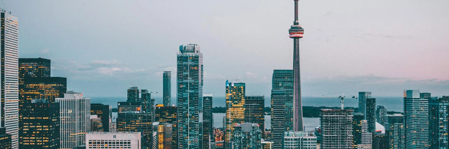 CN Tower: Toronto’nun Simgesi