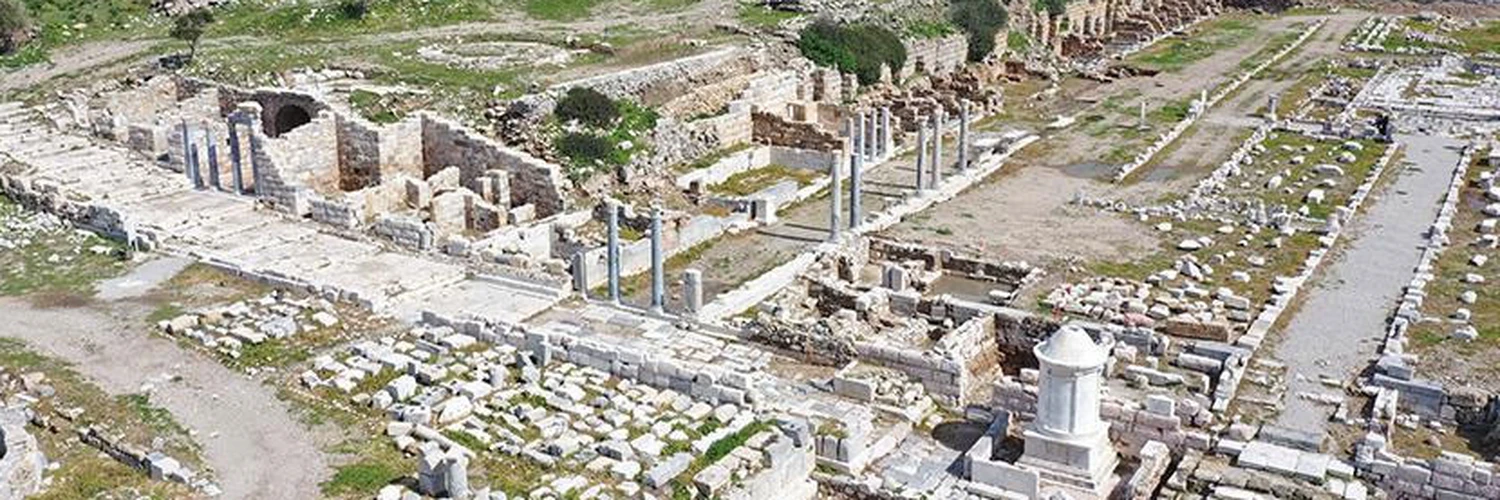 Uzuncaburç Antik Kenti Gezi Rehberi ve Tarihi Detaylar