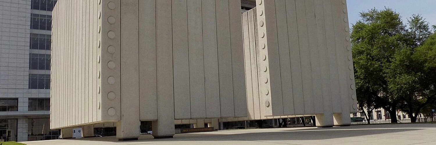 JFK Memorial Plaza: Dallas’ta Tarihi Bir Durak
