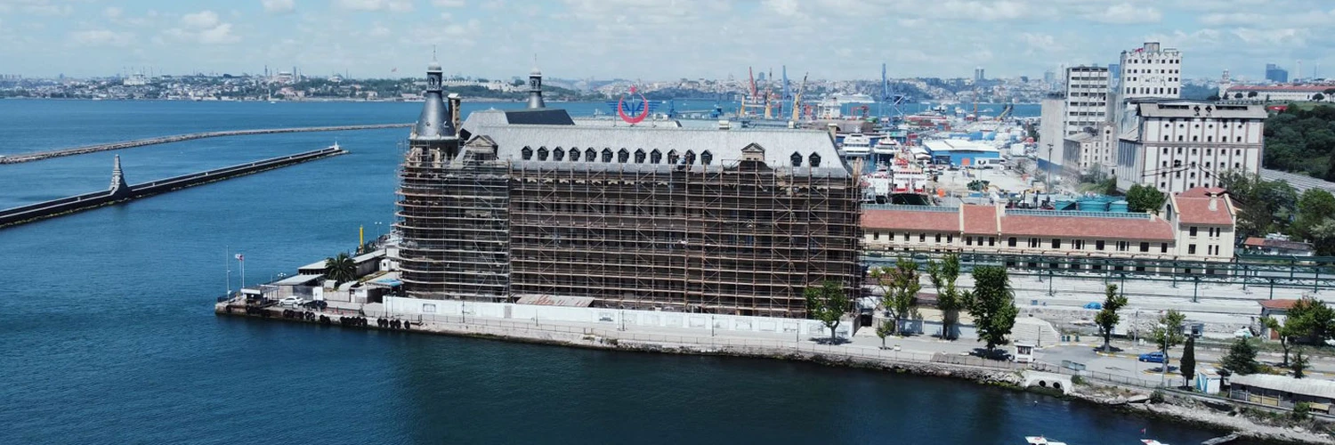 Kadıköy’ün Tarihi Simgesi: Haydarpaşa Garı