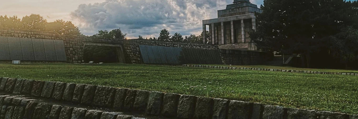 Bratislava Slavin Anıtı Gezi Rehberi