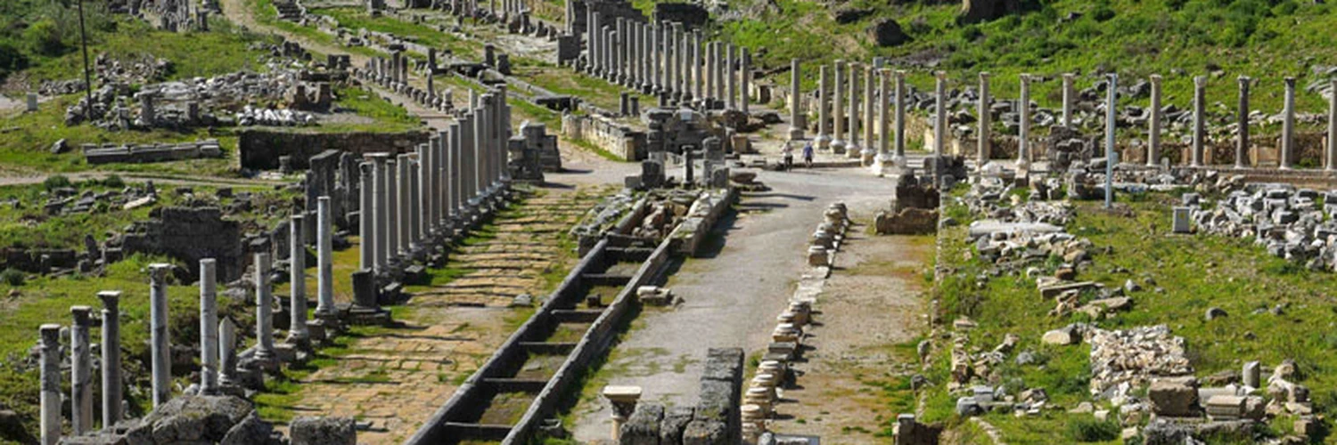 Perge Antik Kenti Gezi Rehberi ve Tarihi Detaylar