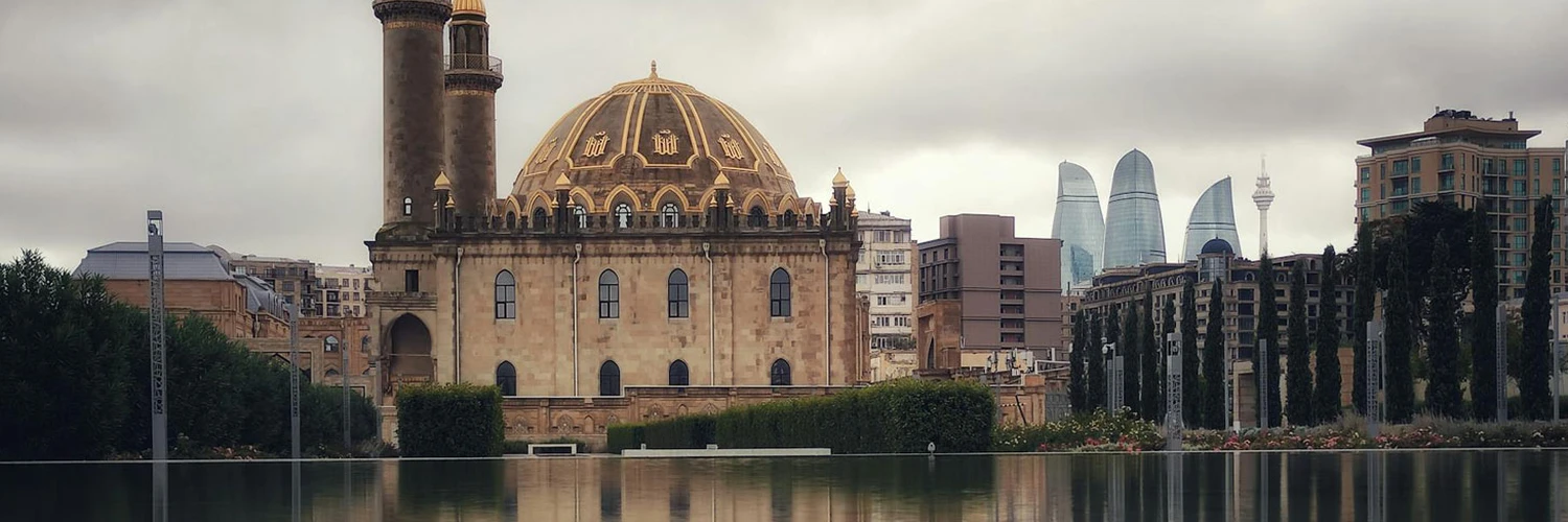 Bakü’nün Tarihi Camii: Taza Pir Ziyareti