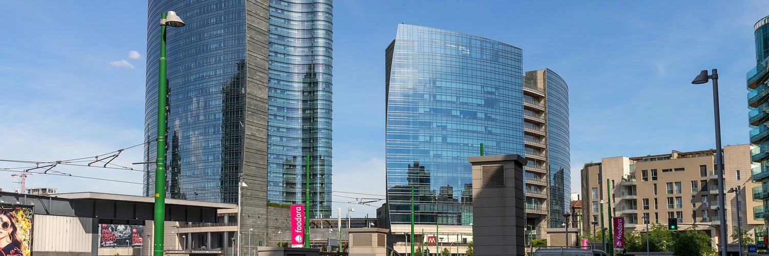 Unicredit Tower: Milano’nun Göğe Uzanan Simgesi