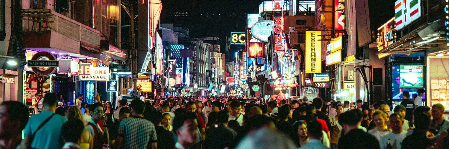 Pattaya’nın En Canlı Sokağı: Walking Street