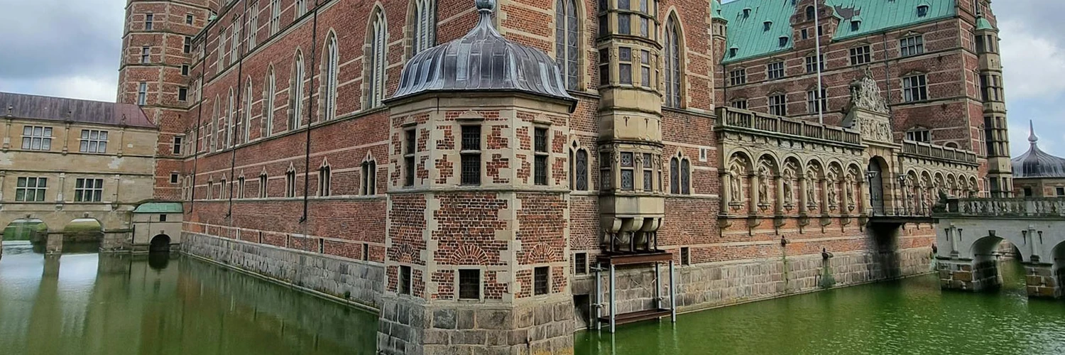 Frederiksborg Castle: Göl Üstünde Bir Saray
