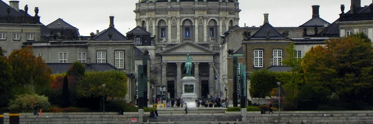 Amalienborg Sarayı: Danimarka Kraliyet Evi