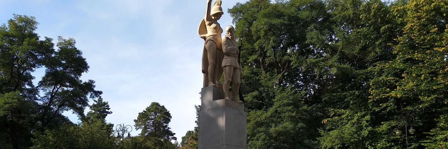 42. Piyade Alayı Anıtı: Białystok’ta Tarih Durağı