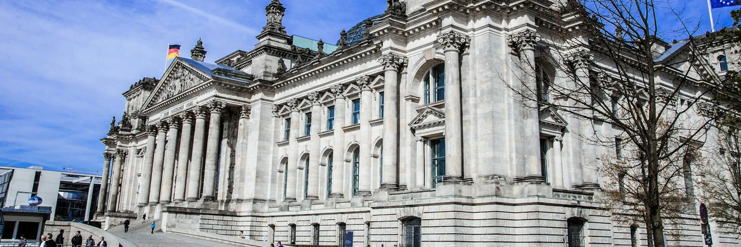 Reichstag: Şehrin Simgesel Parlamento Yapısı