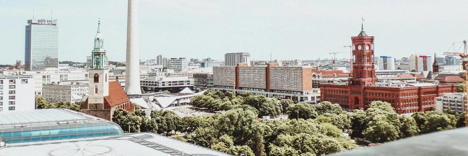 Alexanderplatz: Berlin’in Kalbinde Canlı Bir Meydan