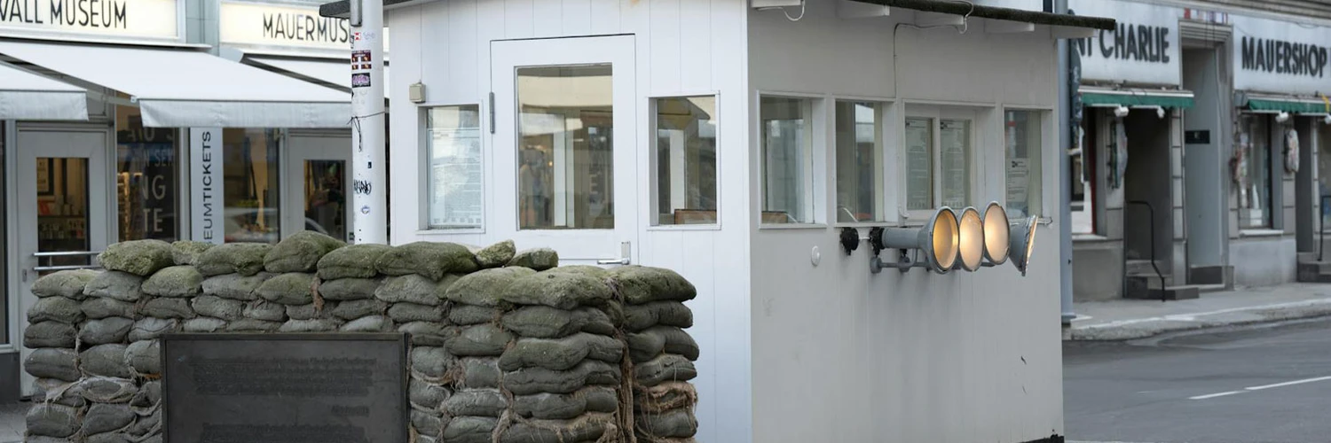 Checkpoint Charlie: Soğuk Savaş’ın Simgesi Berlin’de