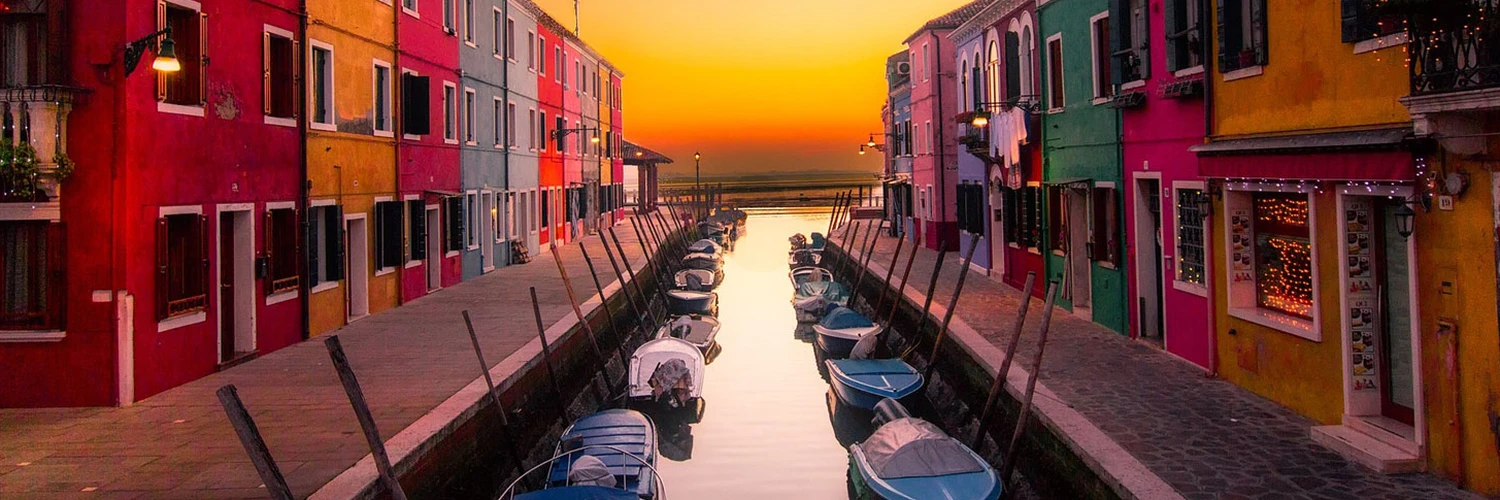 Burano Adası: Venedik’in Renkli Cenneti