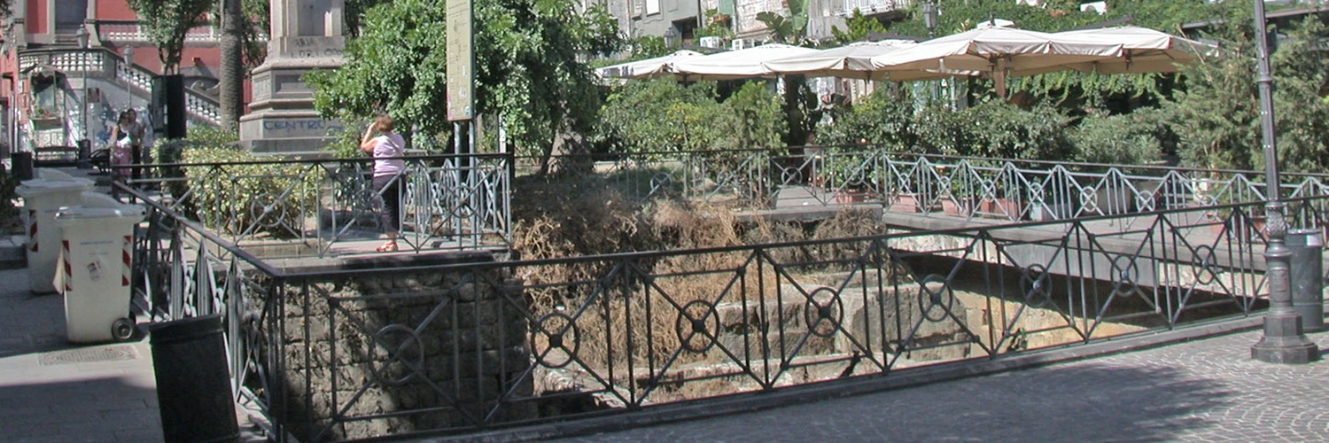 Piazza Bellini: Napoli’nin Canlı Meydanı
