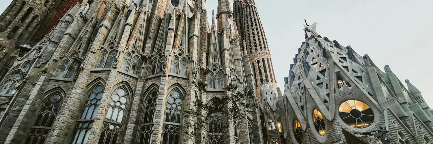 Sagrada Familia: Barselona’nın Simgesi
