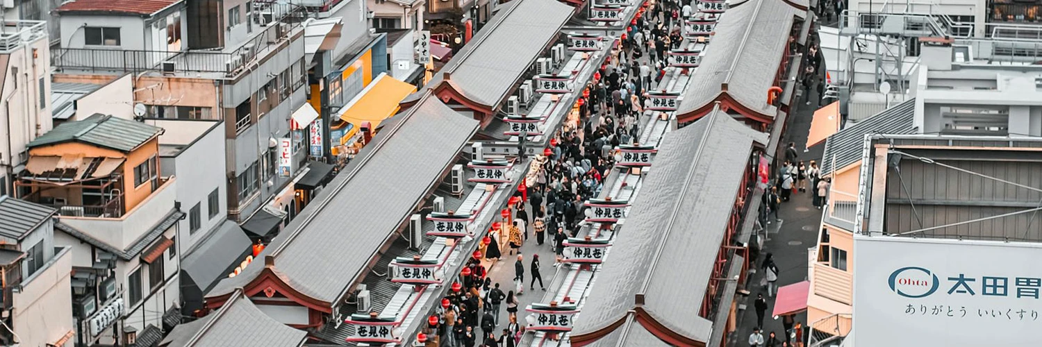 Nakamise Street: Tokyo’nun Tarihi Alışveriş Sokağı