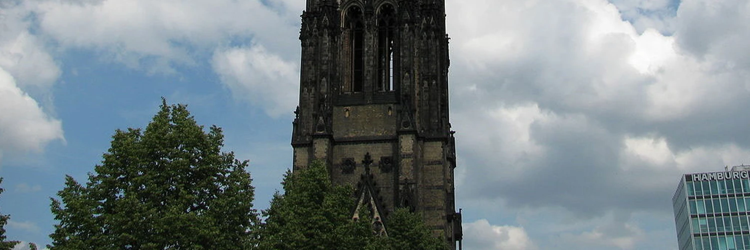 St. Nicholas Church: Hamburg’un Sessiz Tanığı