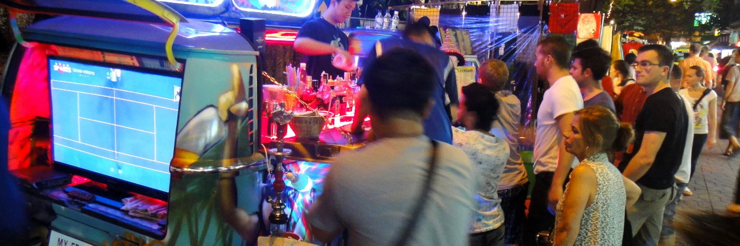 Soi Rambuttri: Bangkok’un Sakin Eğlence Sokağı