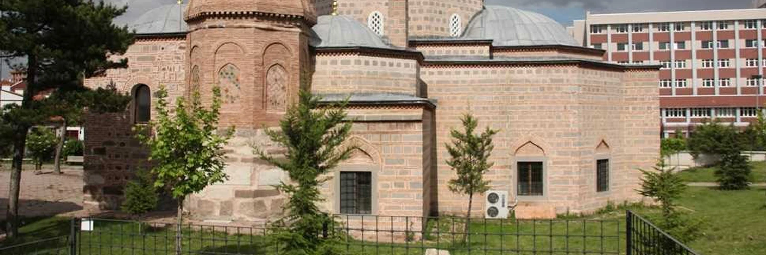 Karacabey Camii Hakkında Merak Edilen Her Şey