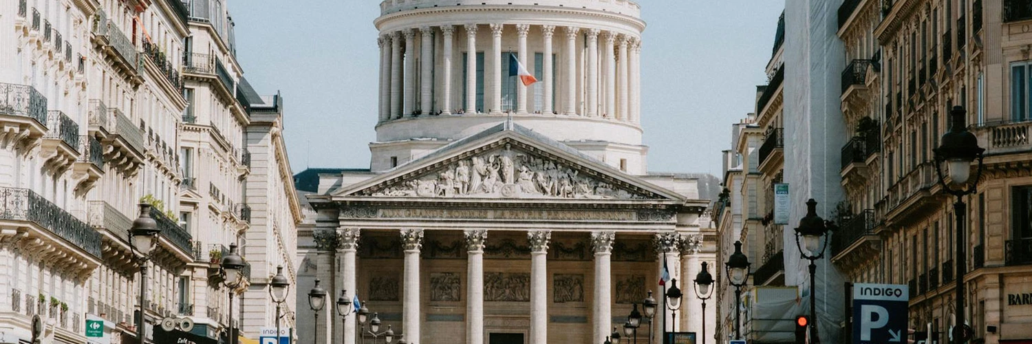 Panthéon: Paris’in Zamana Meydan Okuyan Anıtı