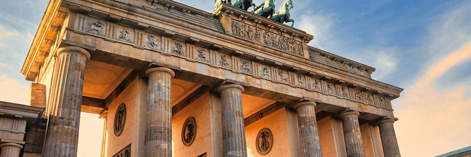 Berlin’in İkonik Yapısı: Görkemli Brandenburg Kapısı