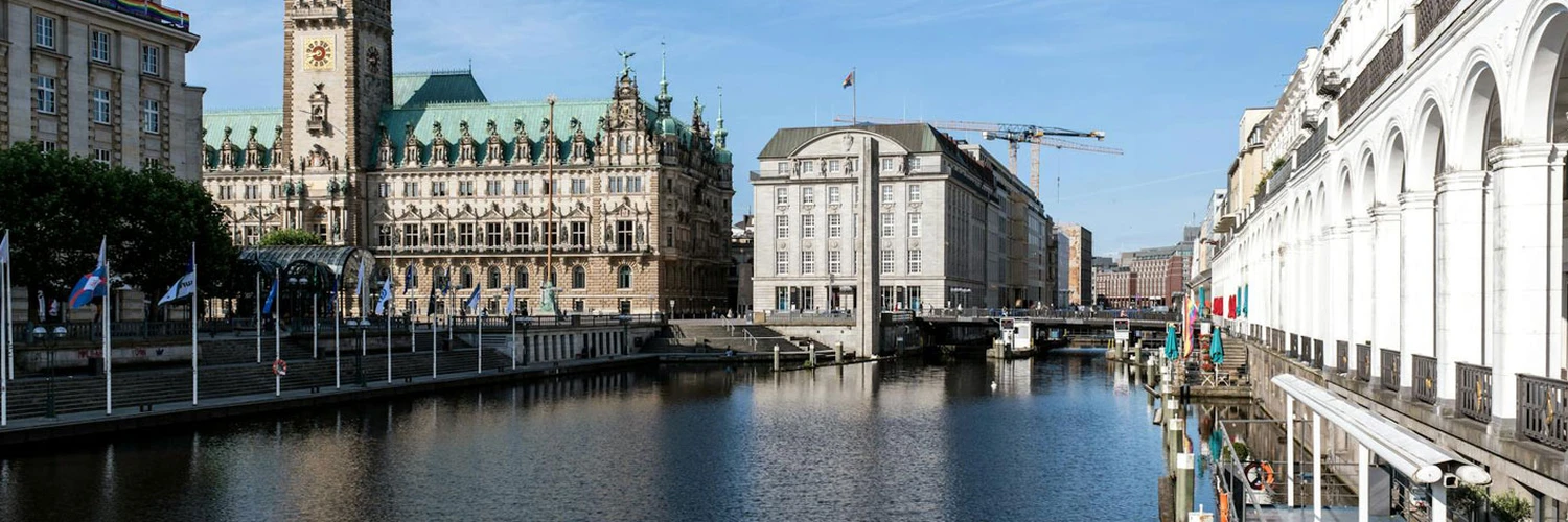 Hamburg’un Canlı Meydanı: Rathausmarkt