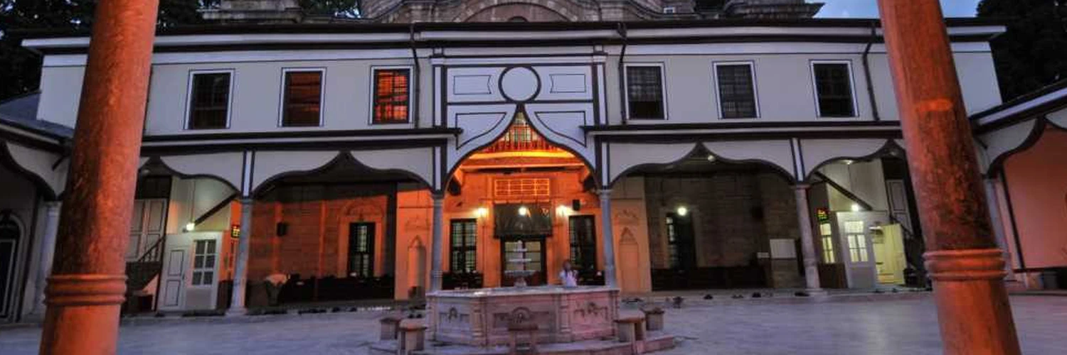 Emir Sultan Camii: Tarih ve Kültür Rehberi