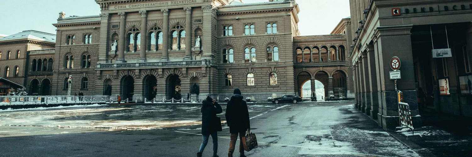 Parlamento Meydanı: Bern’in Canlı Merkezi