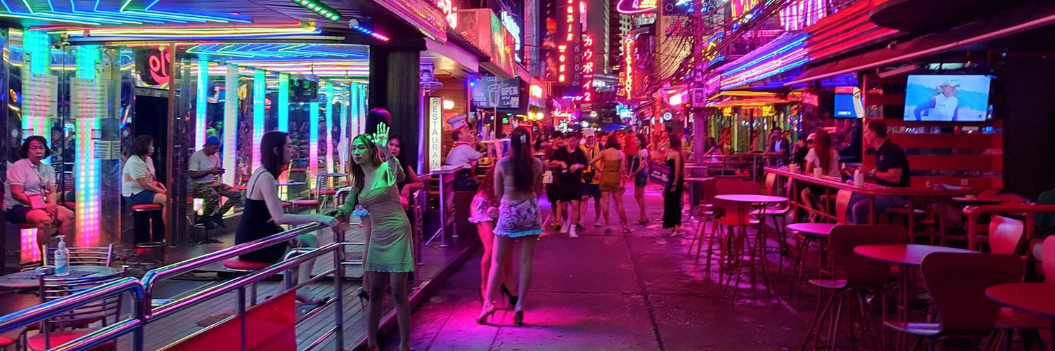 Soi Cowboy: Bangkok’un Gece Hayatı Sokağı