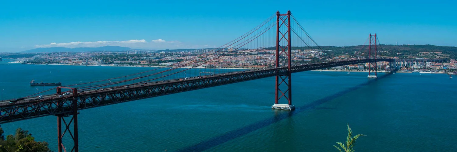 25 Nisan Köprüsü: Lizbon’un Simgesi