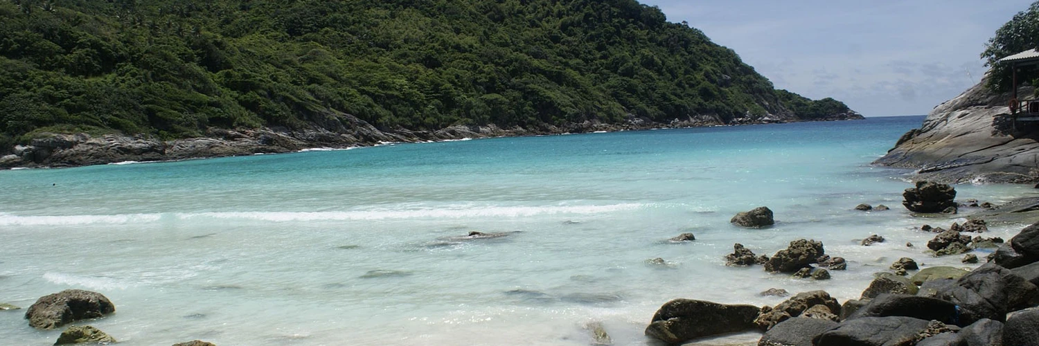 Racha Adası: Phuket’te Beyaz Kumlu Cennet