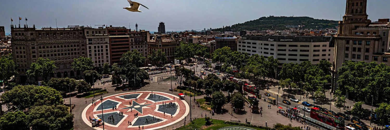 Plaça de Catalunya: Barselona’nın Kalbi