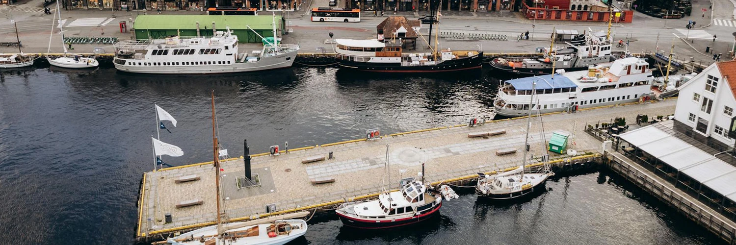 Bryggen Limanı: Bergen’in Renkli Yüzü