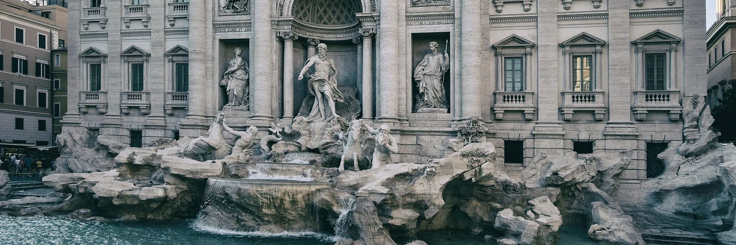 Trevi Çeşmesi: Roma’nın En Ünlü Simgesi