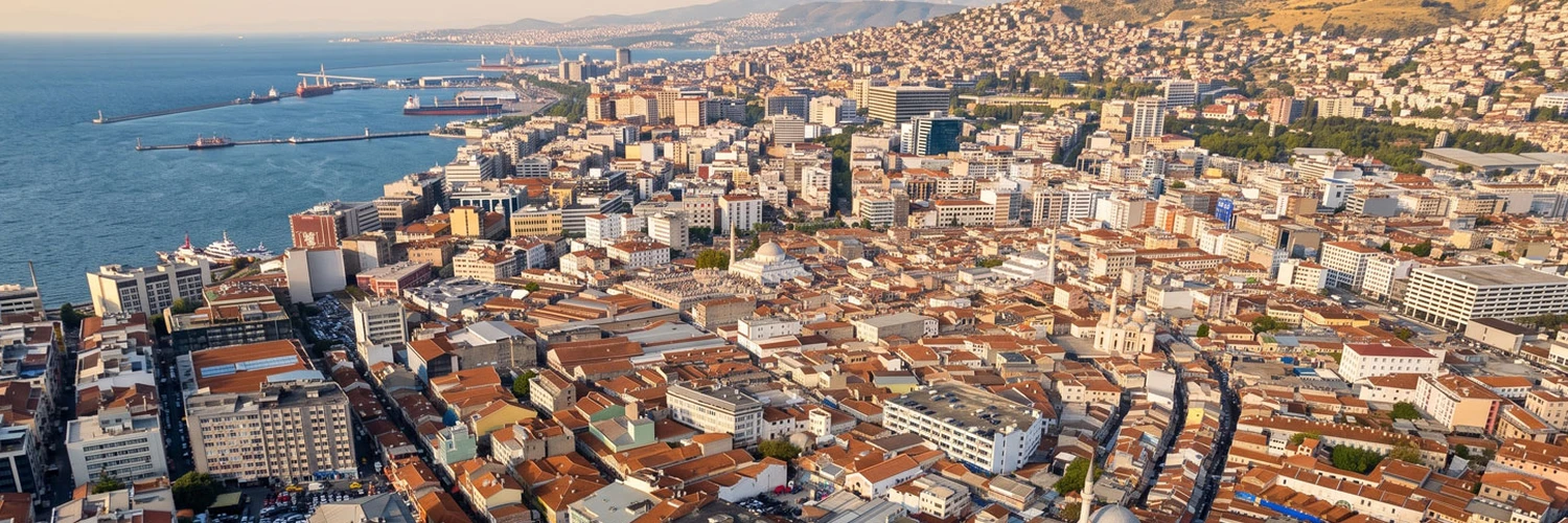 Kemeraltı Çarşısı'nın Tarihi ve Dikkat Çeken Yönleri