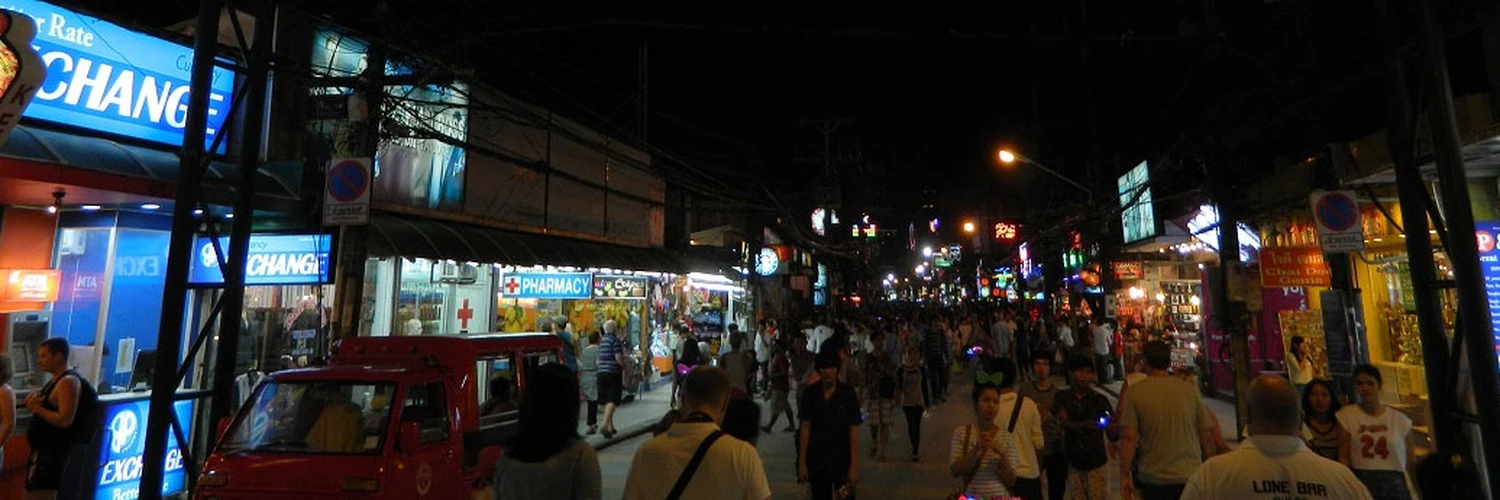 Bangla Road’da Eğlence ve Gece Atmosferi