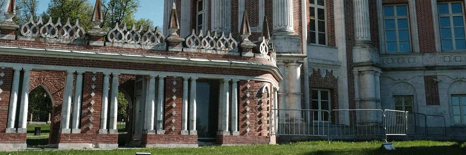 Moskova’nın Görkemli Saray Alanı: Tsaritsyno