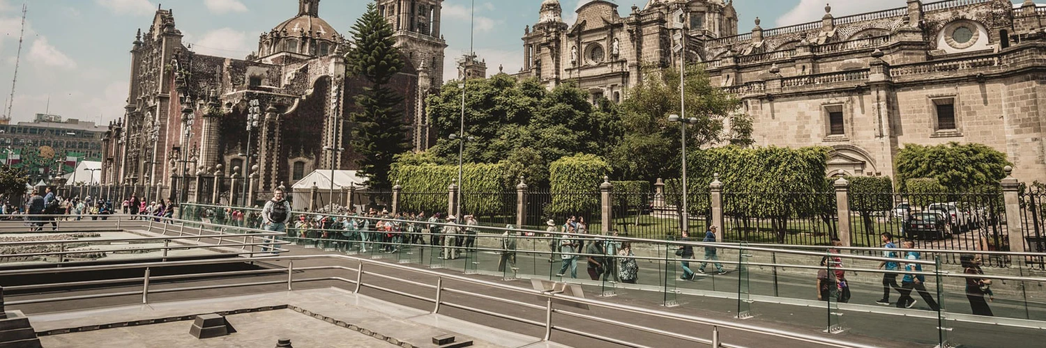 Zócalo Meydanı: Mexico City’nin Kalbi