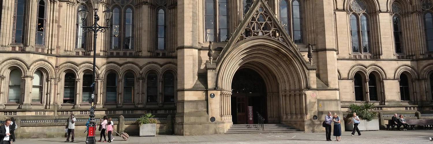 Albert Square: Manchester’ın Tarihi Meydanı