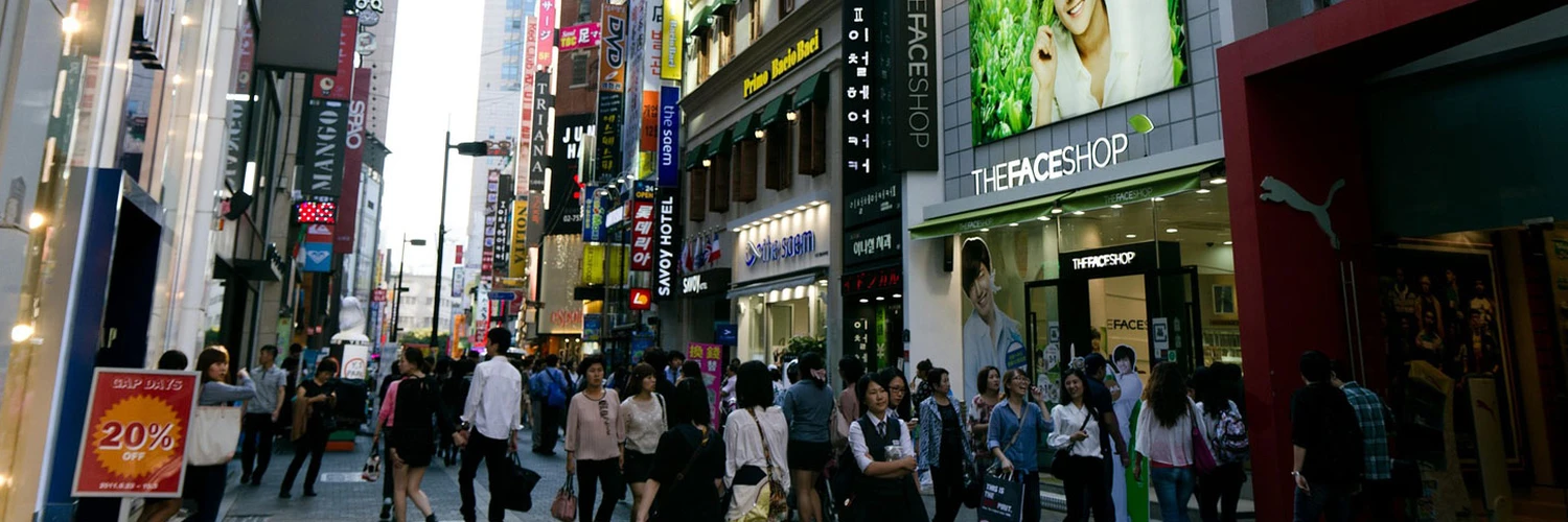 Myeongdong: Seul’ün Alışveriş ve Sokak Lezzetleri