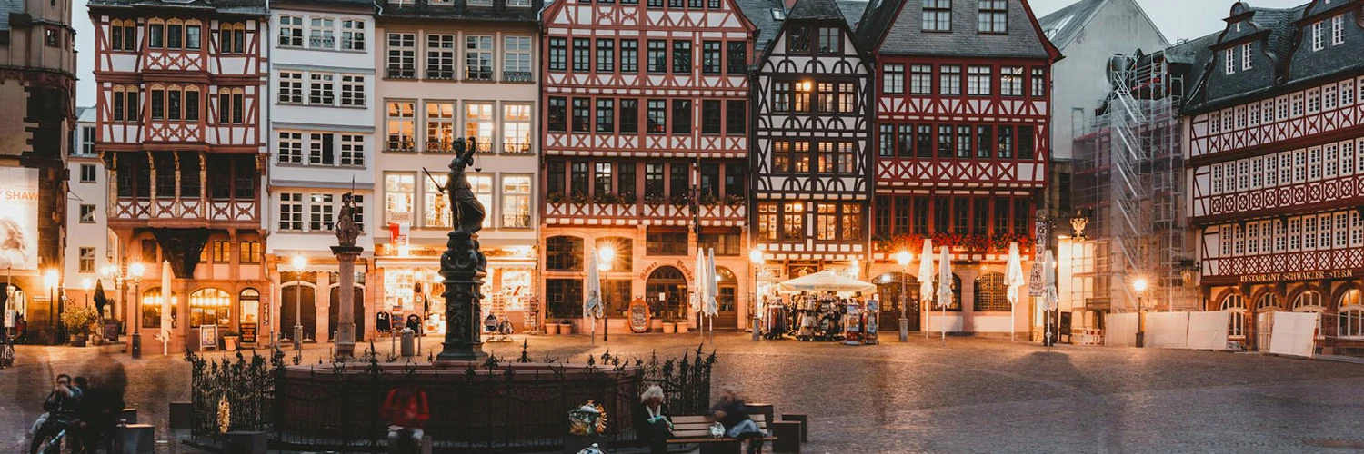 Römerberg: Frankfurt’un En Fotojenik Meydanı
