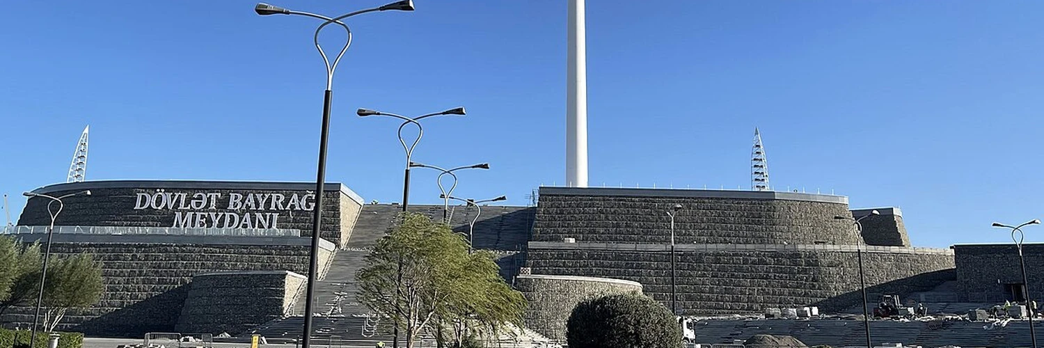 Devlet Bayrağı Meydanı: Şehrin Gurur Noktası