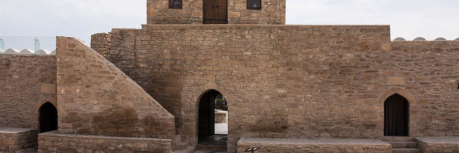 Ateşgah: Bakü’nün Tarihi Ateş Tapınağı