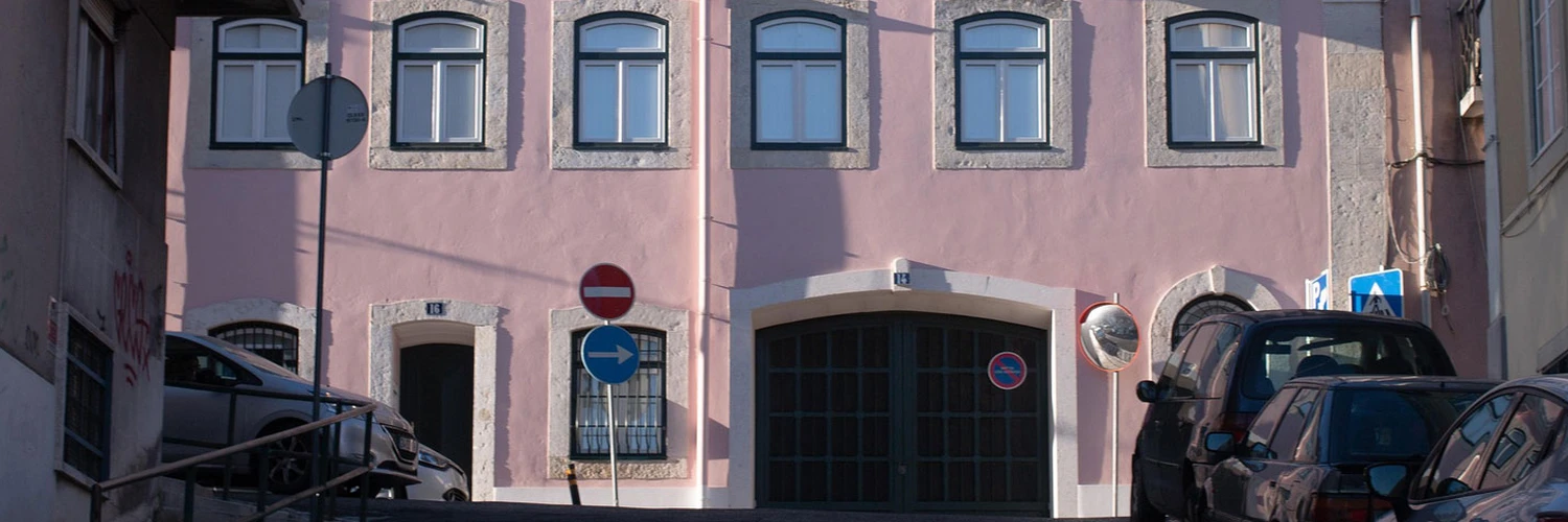 Pink Street: Lizbon’un Renkli Sokağı