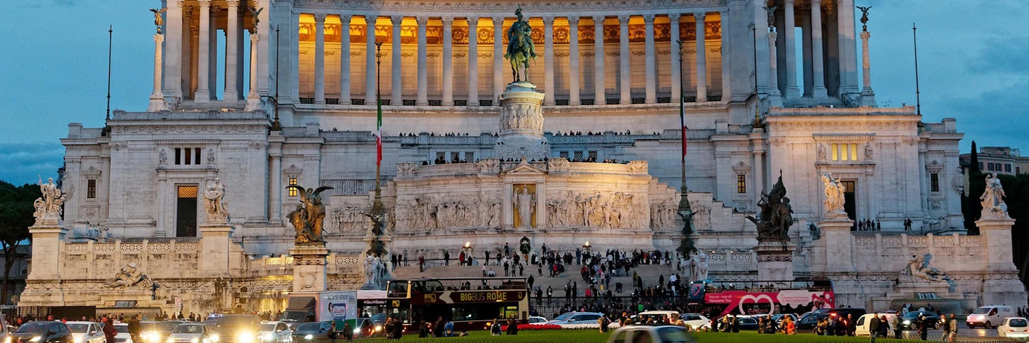 Piazza Venezia: Roma’nın Merkezi Noktası